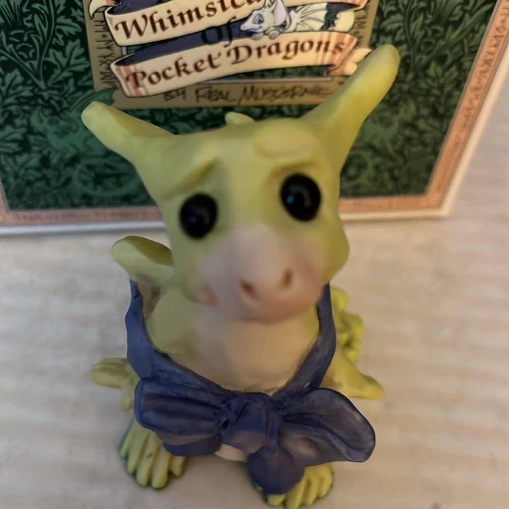 Blue Ribbon Pocket Dragon with Box - Picture 6 of 8